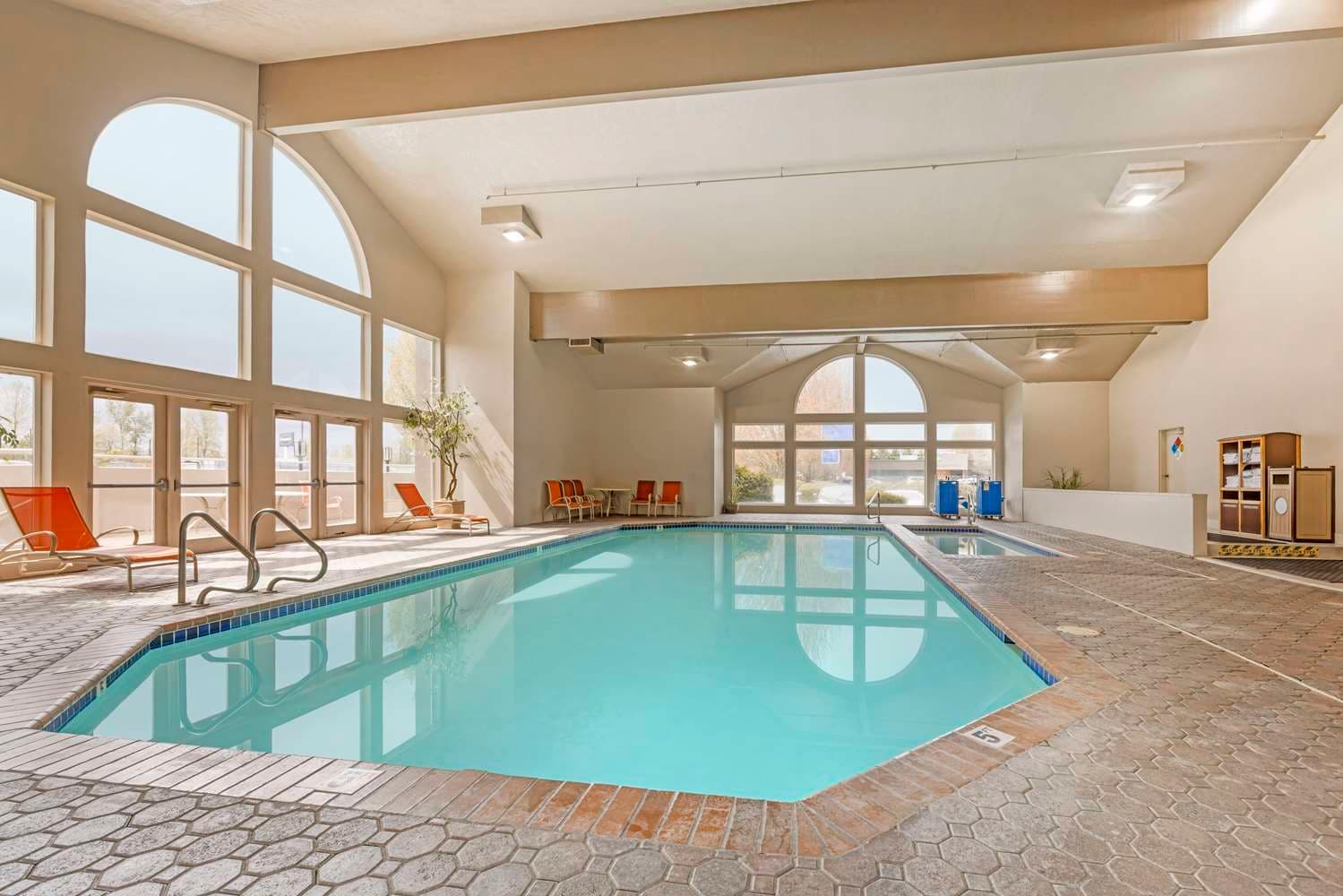 Best Western Plus Mill Creek Inn 2