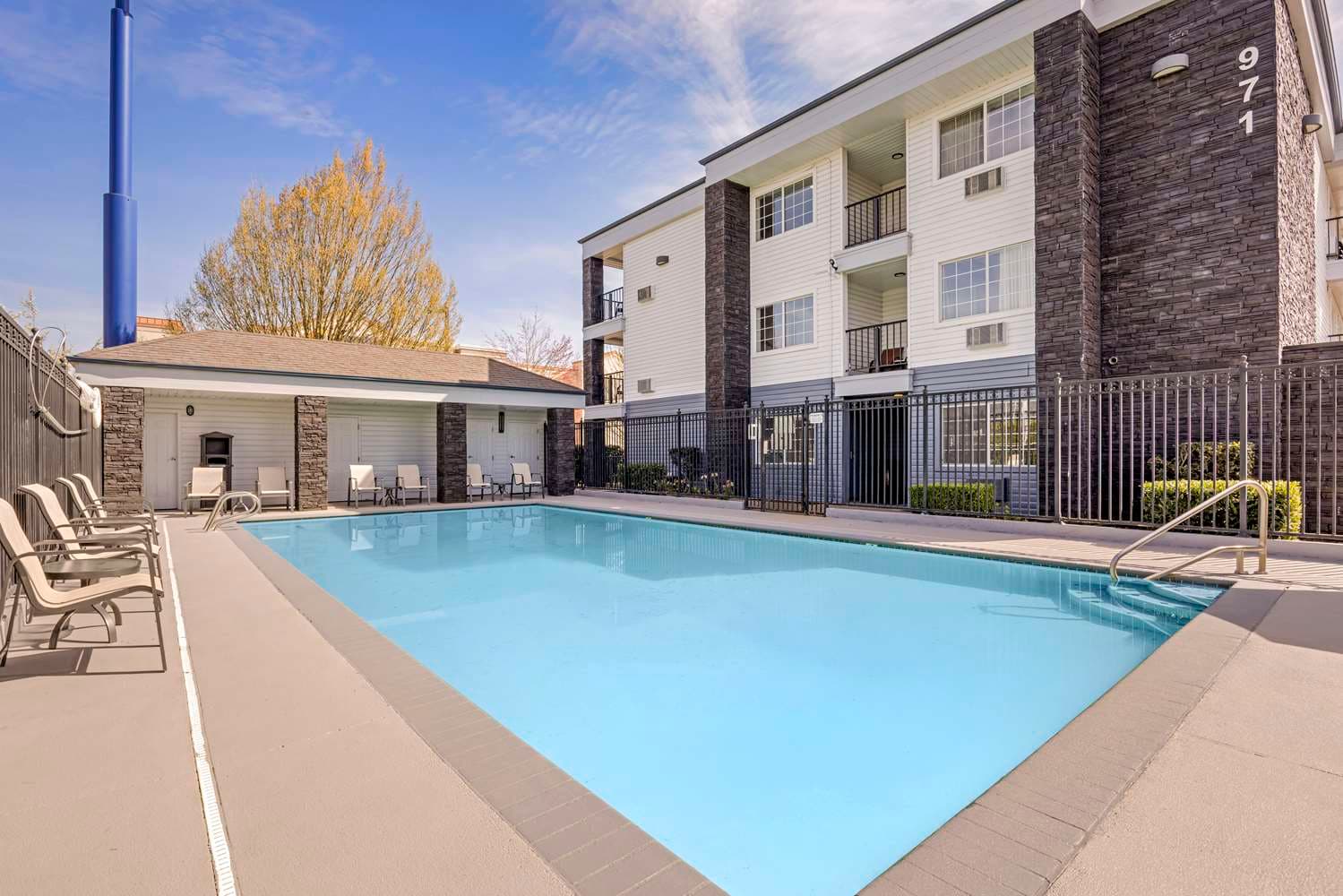 Best Western Plus Grand Manor Inn 5