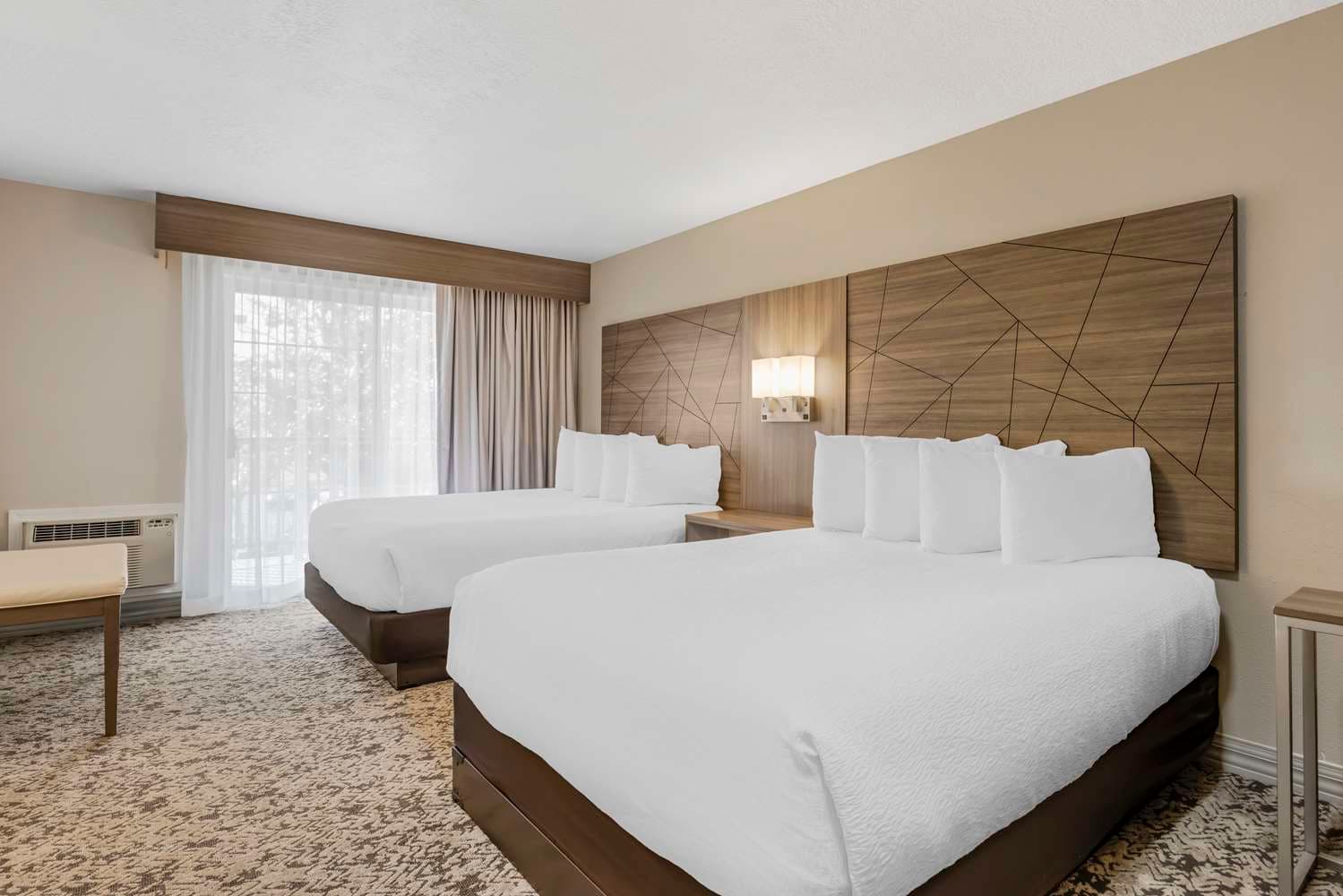 Best Western Plus Grand Manor Inn 4