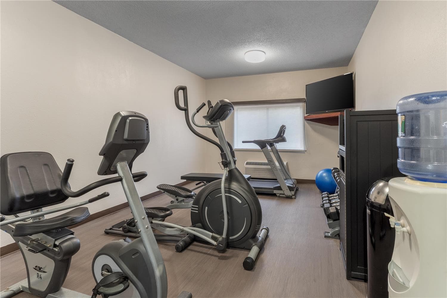 Best Western Plus Executive Inn 4