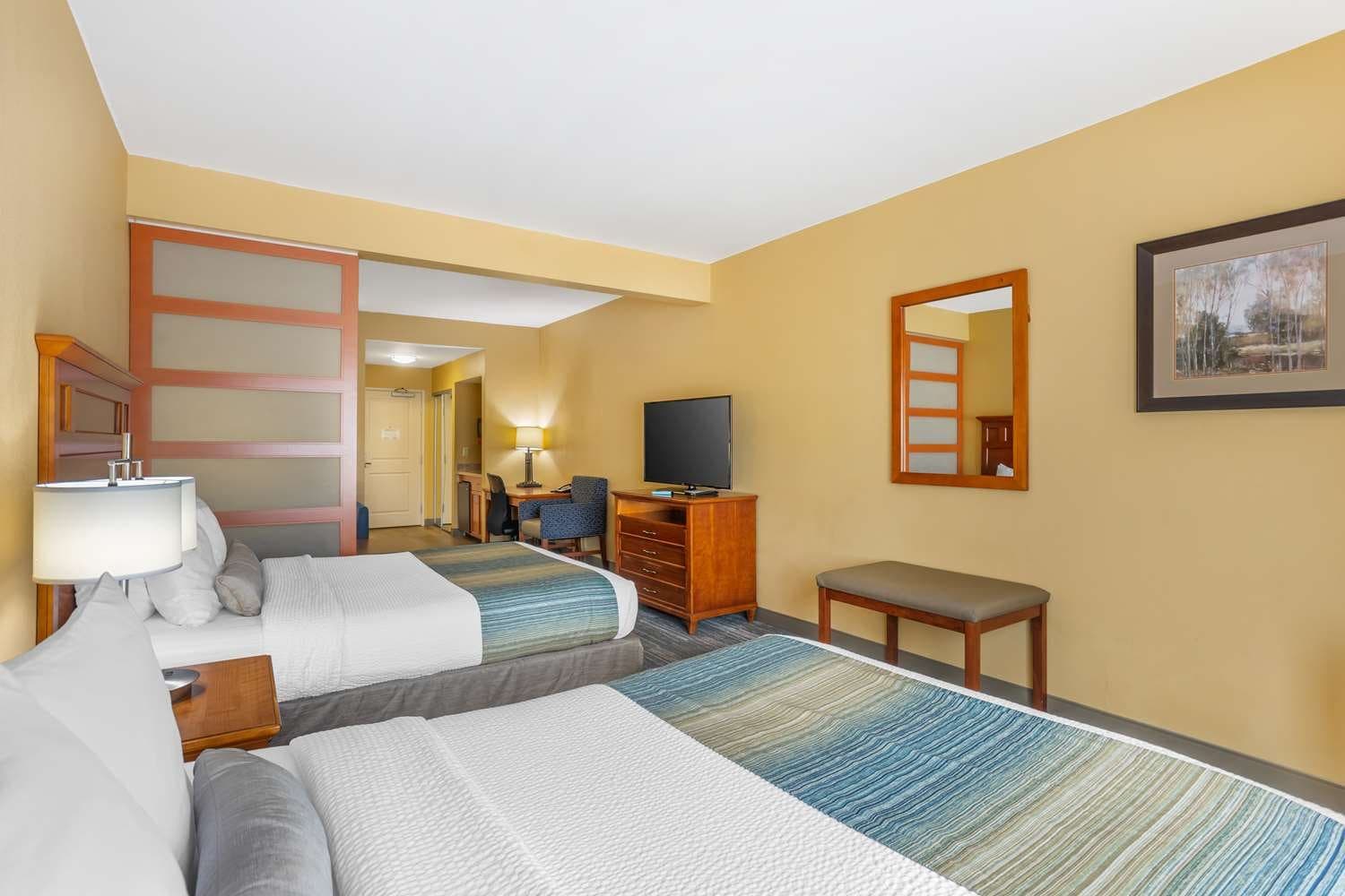 Best Western Plus University Park Inn & Suites 5