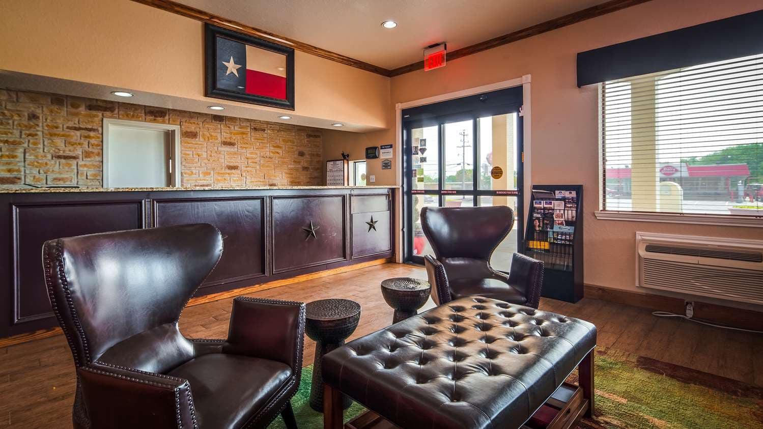 SureStay Hotel by Best Western Floresville 2