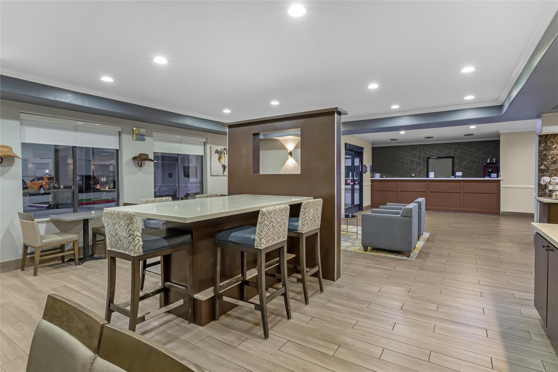 Best Western Plus North Houston Inn & Suites 2