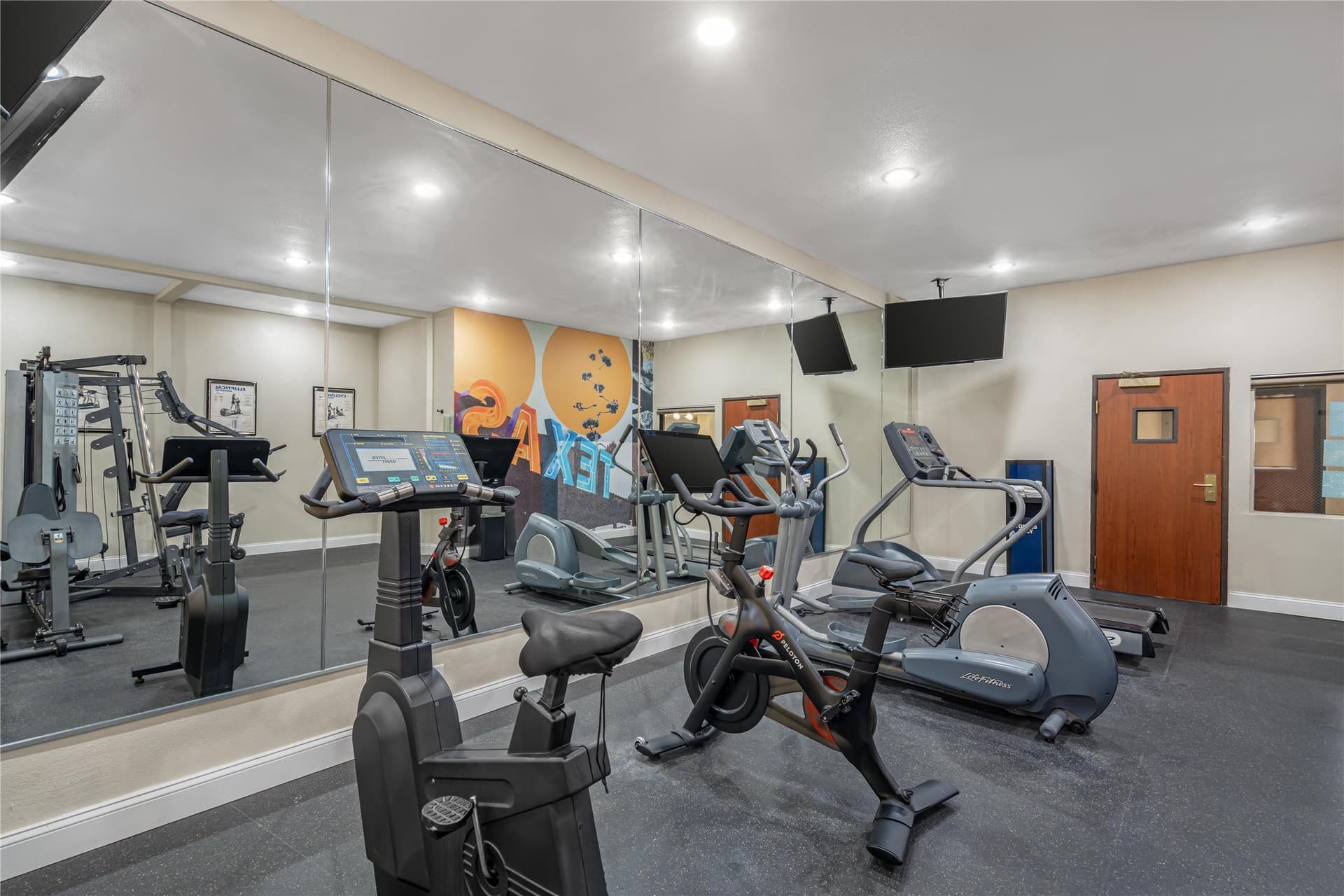 BEST WESTERN PLUS McKinney Inn & Suites 3