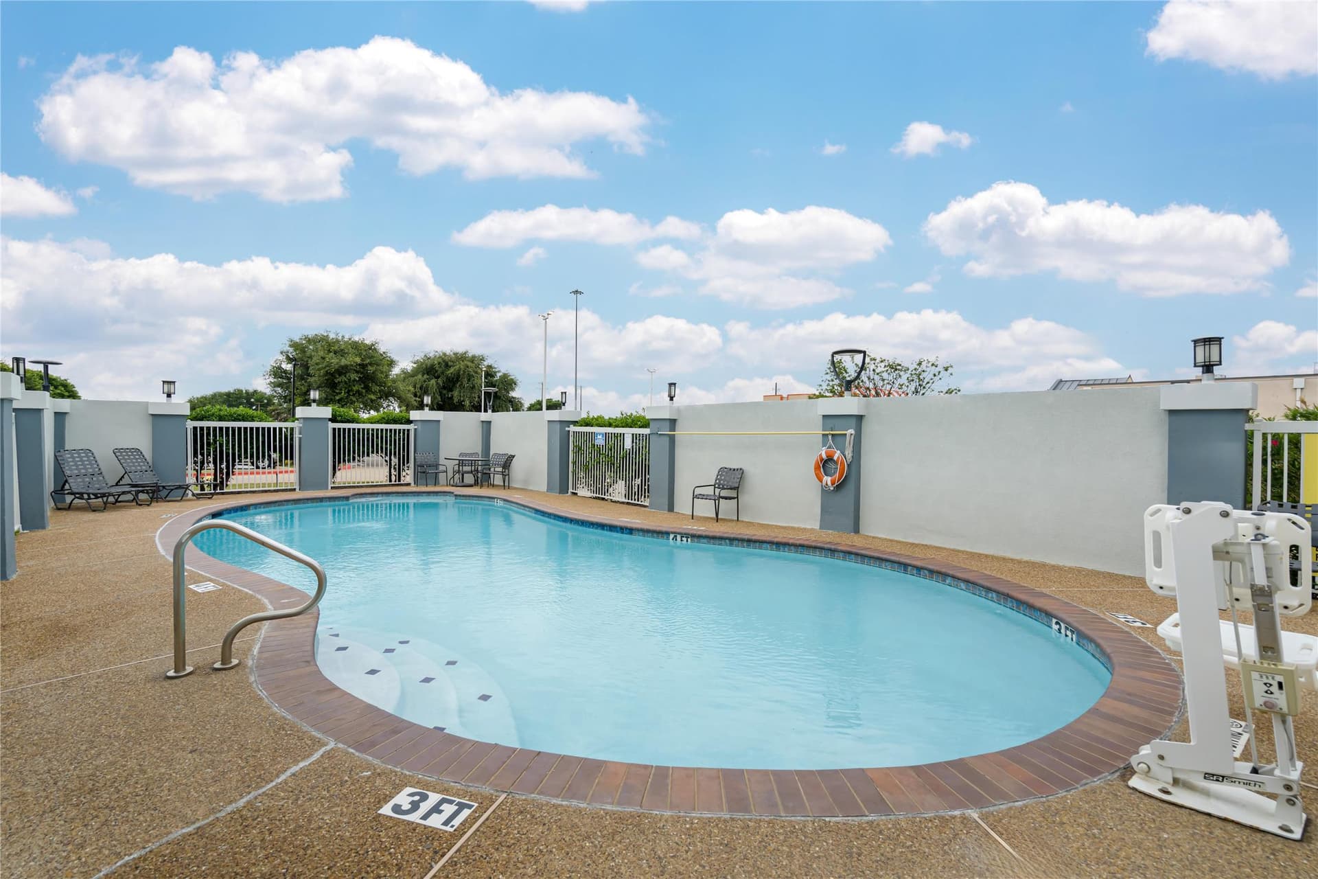 BEST WESTERN PLUS McKinney Inn & Suites 2