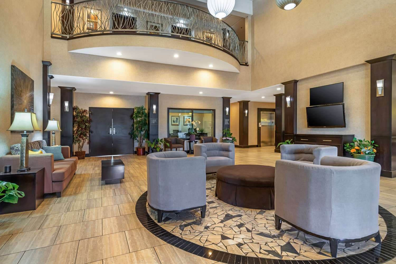 Best Western Plus Lytle Inn & Suites 3