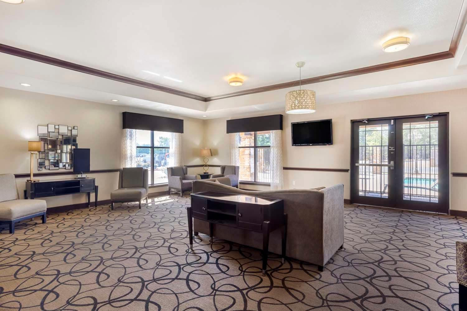 Best Western Plus Classic Inn & Suites 5