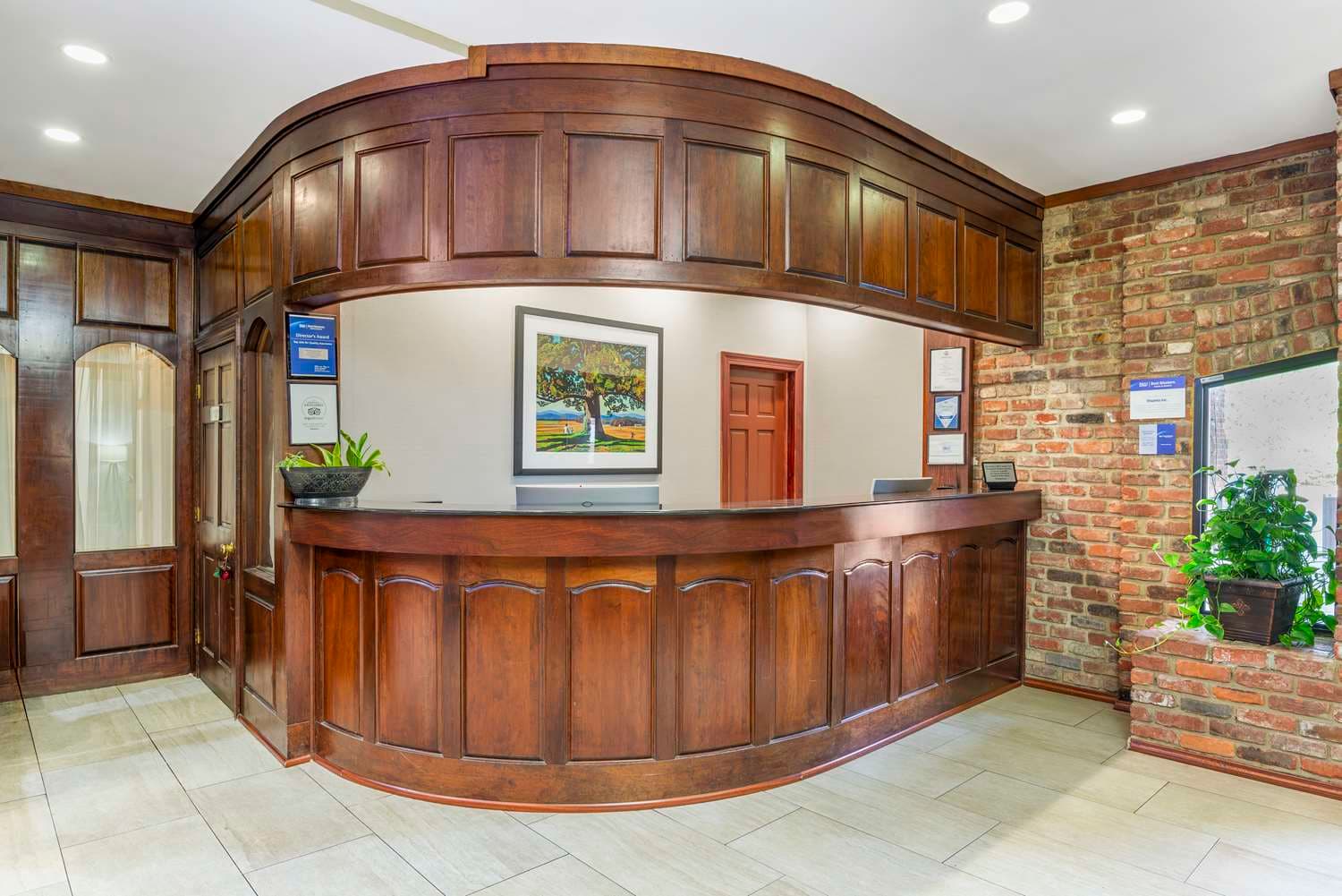 Best Western Plus Governor's Inn 2