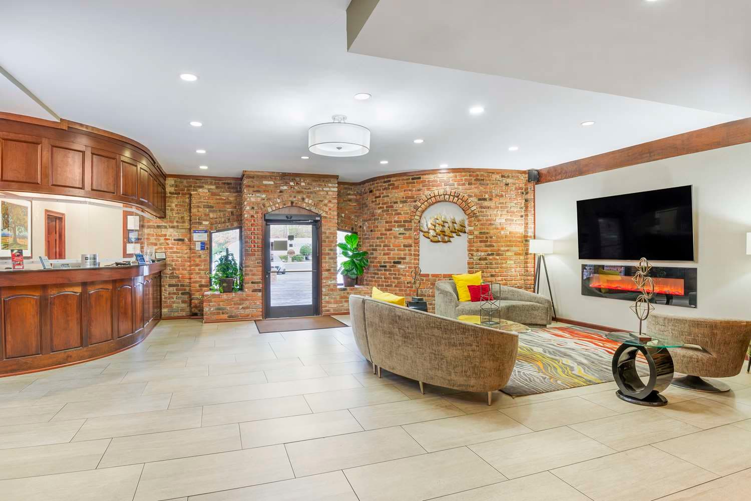 Best Western Plus Governor's Inn 3