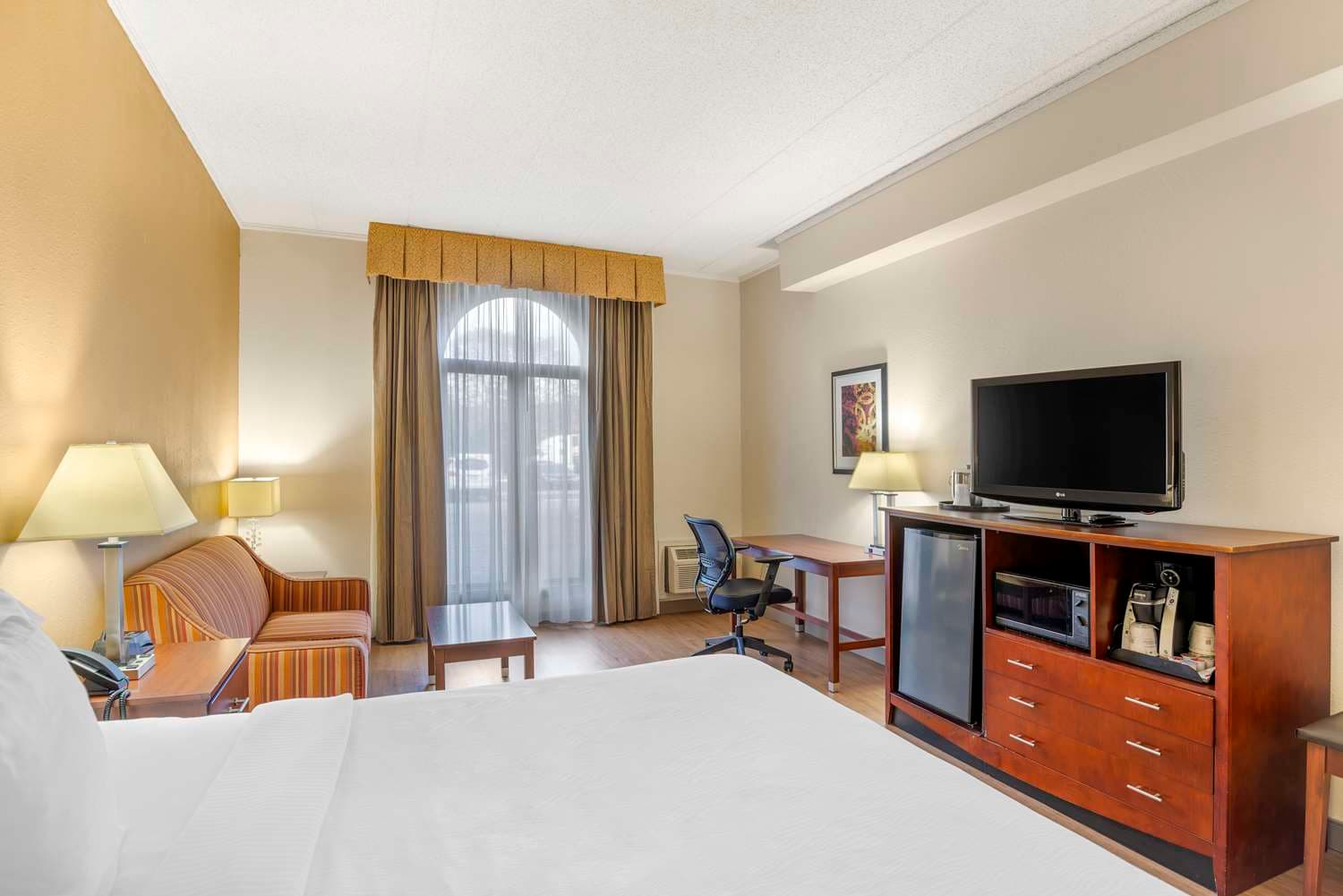 Best Western Plus Governor's Inn 5