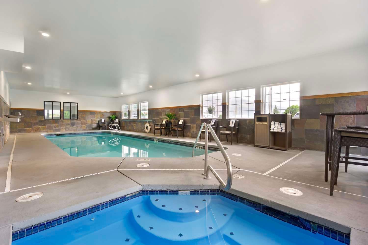Best Western Plus Yakima Hotel 5