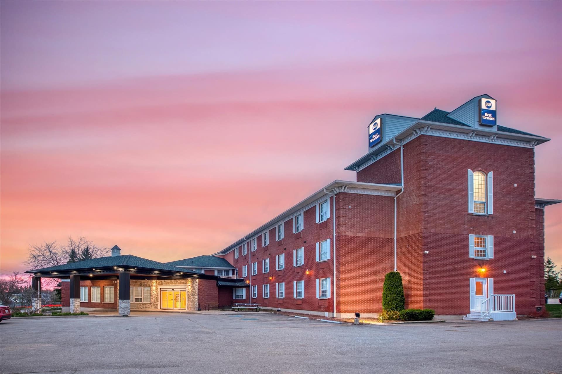 SureStay Plus Hotel by Best Western Kincardine 3
