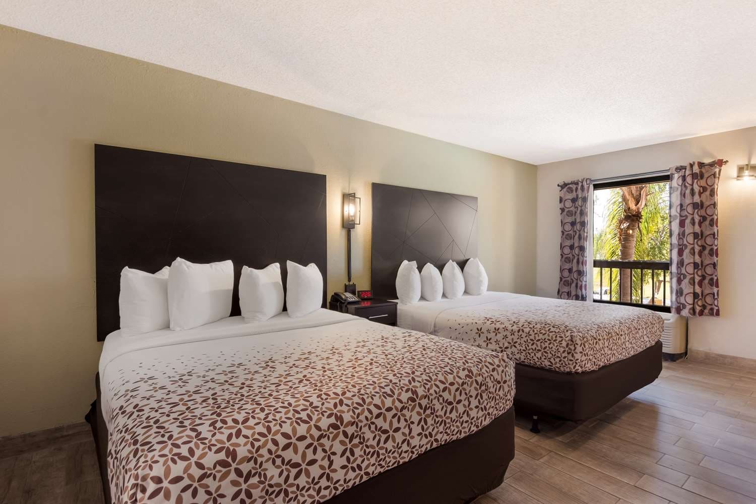 SureStay Hotel by Best Western St. Pete Clearwater Airport 3