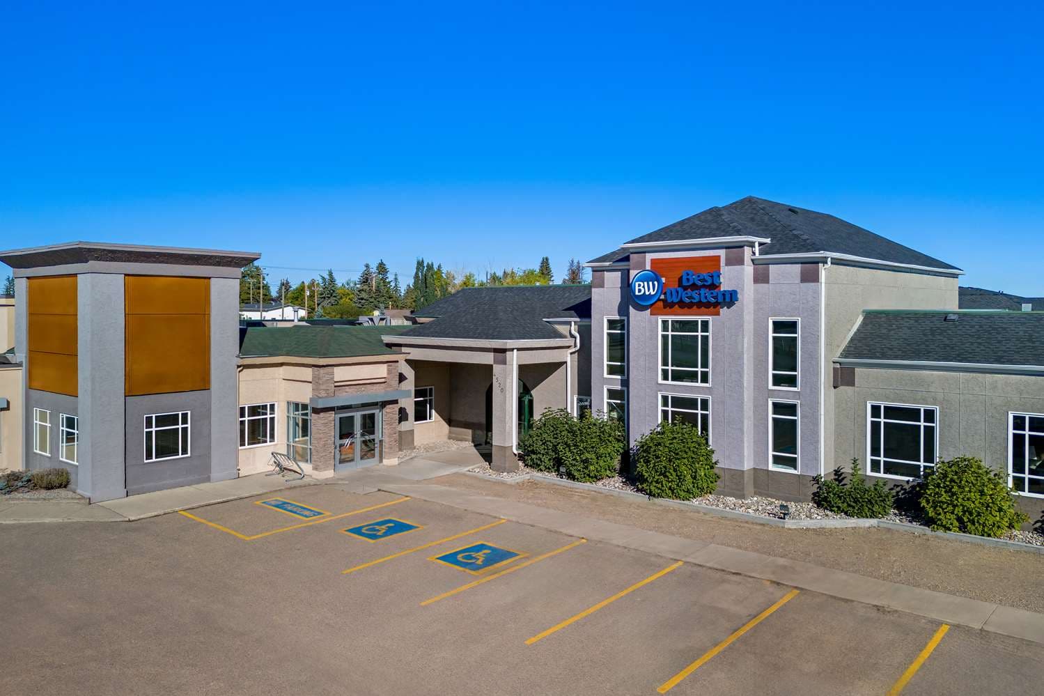 Best Western Of Olds 3