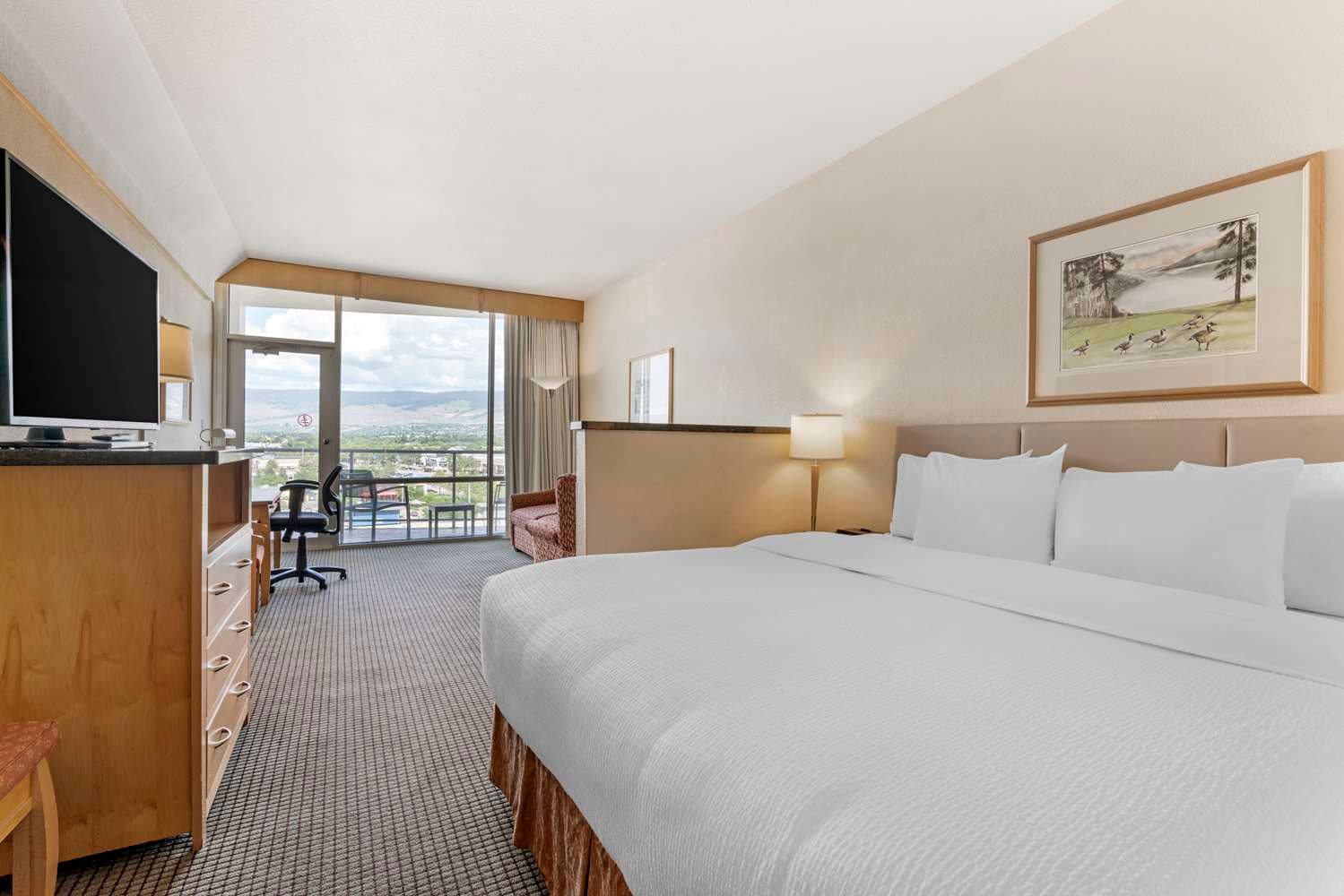 Best Western Plus Kelowna Hotel & Suites 5
