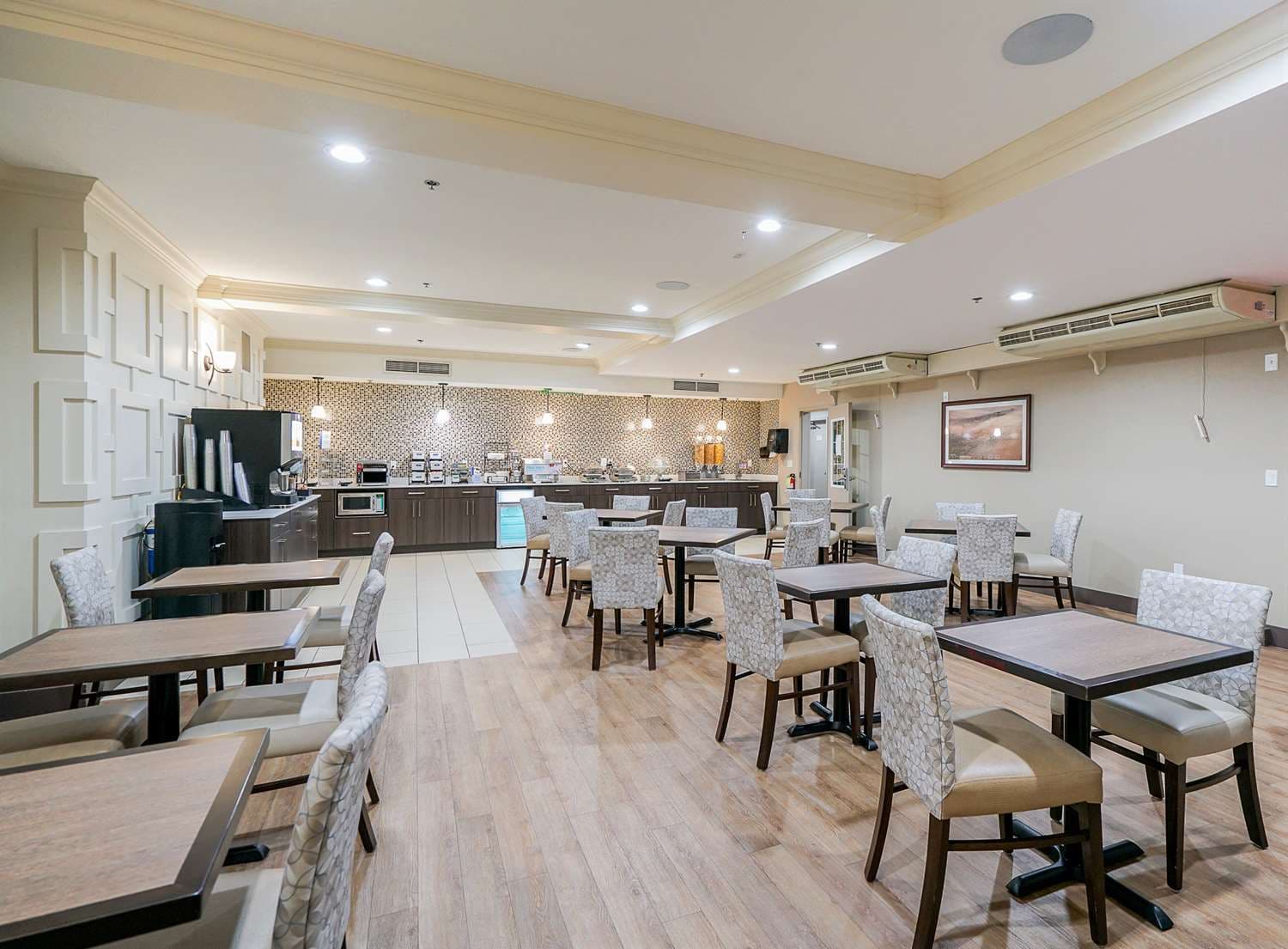 Best Western Peace Arch Inn 5