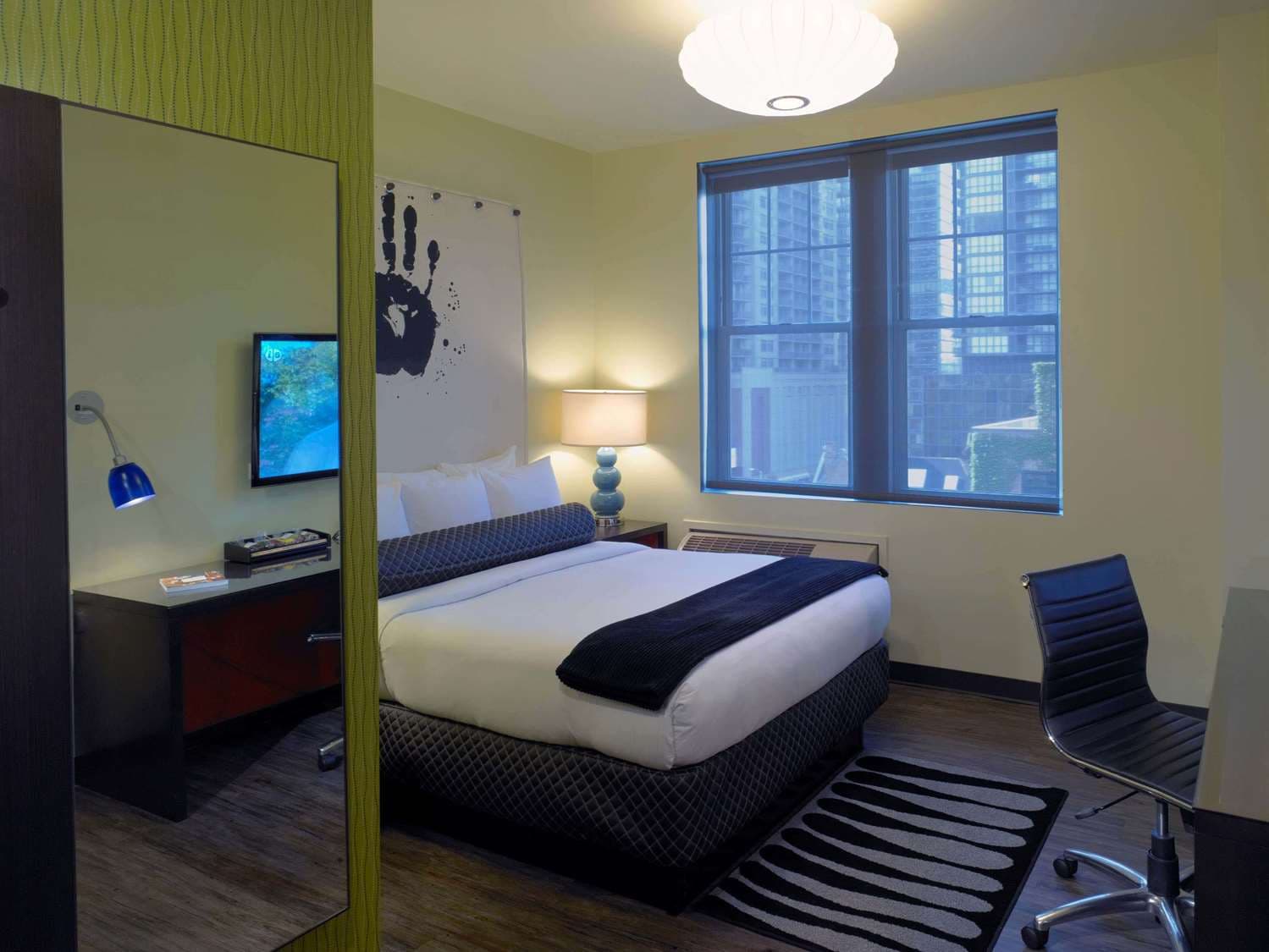ACME Hotel Chicago, Outset Collection by Hilton 5