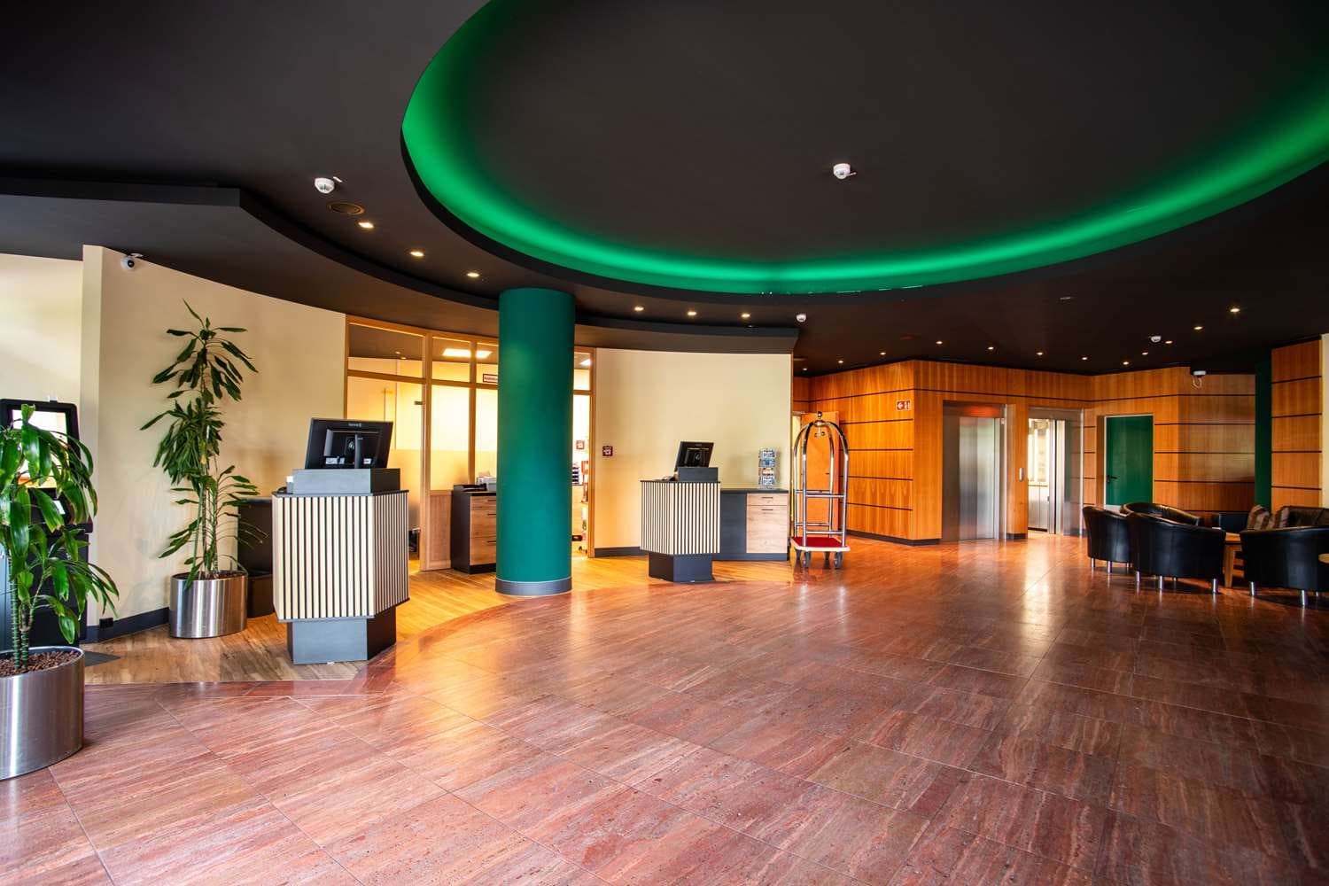 Best Western Premier Airporthotel Berlin 5
